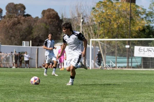 soccer forward control ball